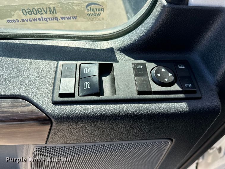 image for item MV9060 2020 Freightliner Cascadia PT126SLP semi truck