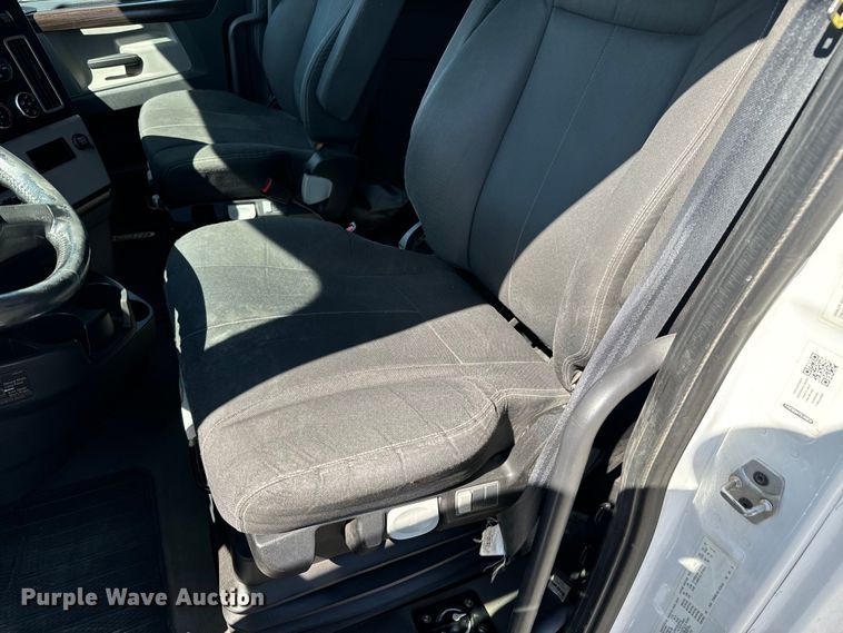 image for item MV9060 2020 Freightliner Cascadia PT126SLP semi truck