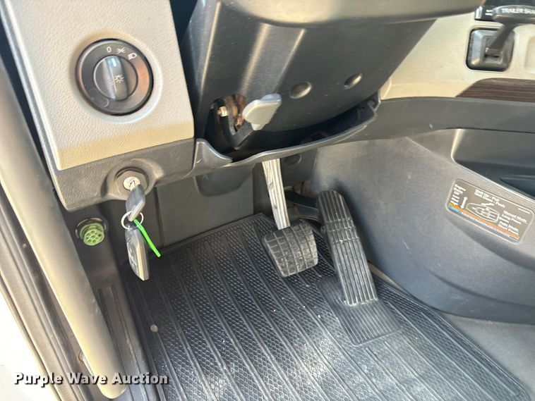 image for item MV9060 2020 Freightliner Cascadia PT126SLP semi truck