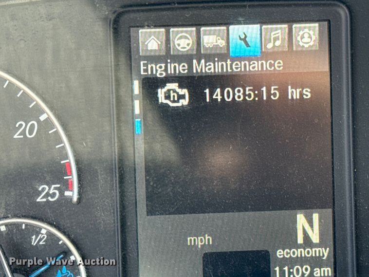 image for item MV9060 2020 Freightliner Cascadia PT126SLP semi truck