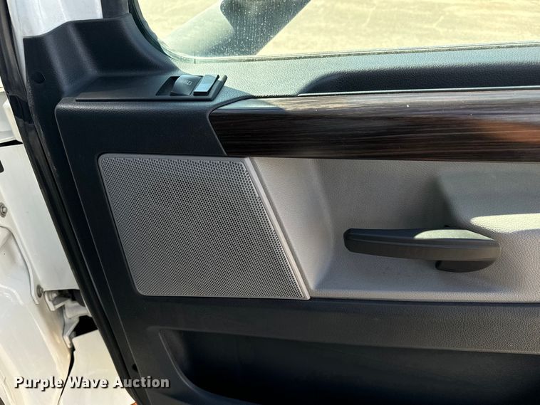 image for item MV9060 2020 Freightliner Cascadia PT126SLP semi truck