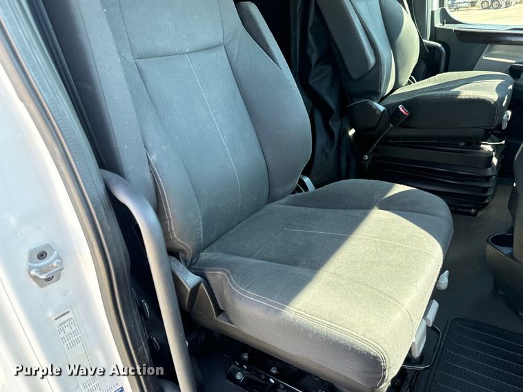 image for item MV9060 2020 Freightliner Cascadia PT126SLP semi truck