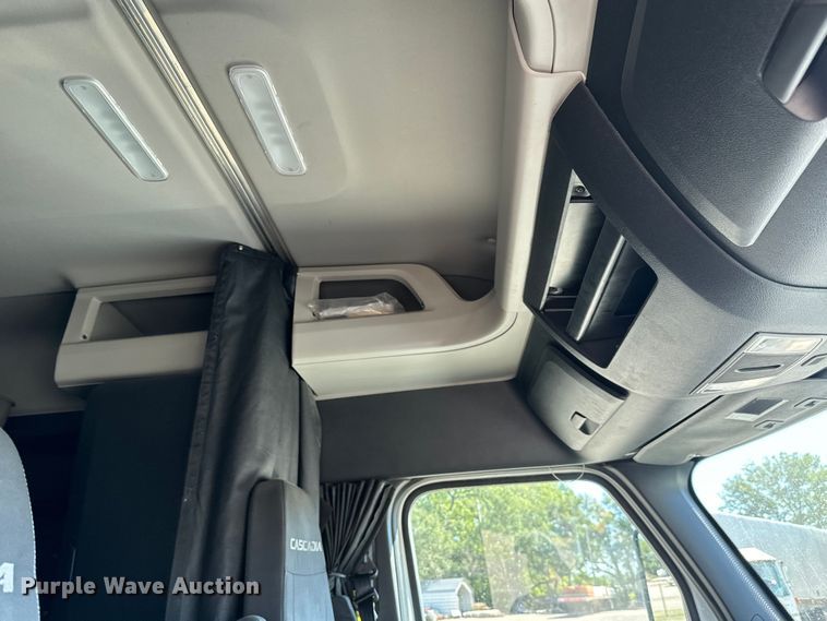 image for item MV9060 2020 Freightliner Cascadia PT126SLP semi truck