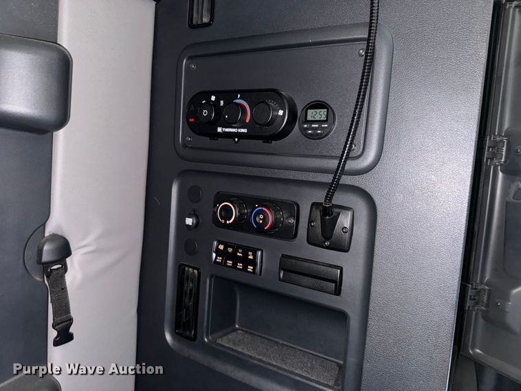 image for item MV9060 2020 Freightliner Cascadia PT126SLP semi truck