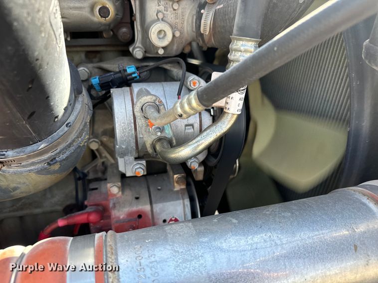 image for item MV9060 2020 Freightliner Cascadia PT126SLP semi truck