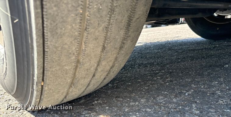 image for item MV9060 2020 Freightliner Cascadia PT126SLP semi truck