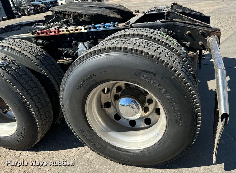 image for item MV9060 2020 Freightliner Cascadia PT126SLP semi truck