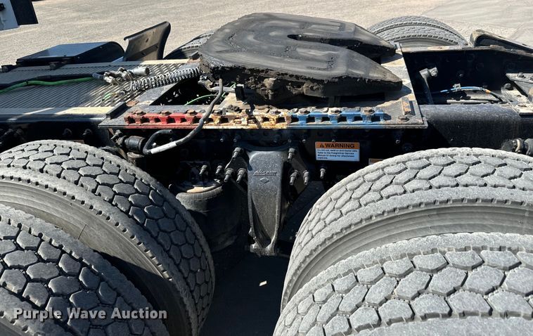 image for item MV9061 2020 Freightliner Cascadia PT126SLP semi truck