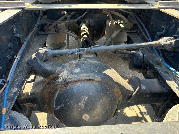 image for item MV9061 2020 Freightliner Cascadia PT126SLP semi truck