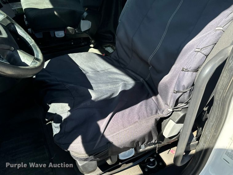 image for item MV9061 2020 Freightliner Cascadia PT126SLP semi truck