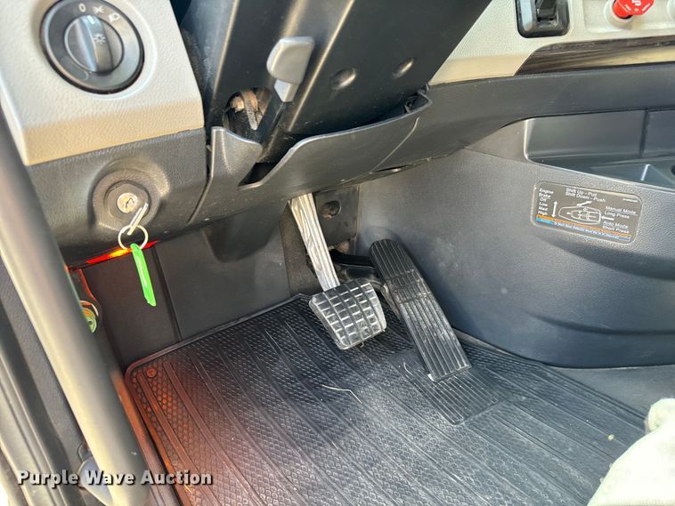 image for item MV9061 2020 Freightliner Cascadia PT126SLP semi truck