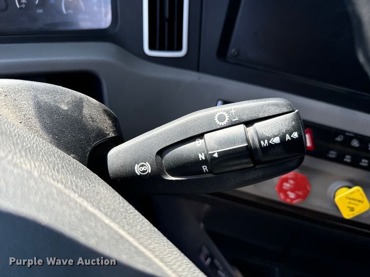 image for item MV9061 2020 Freightliner Cascadia PT126SLP semi truck