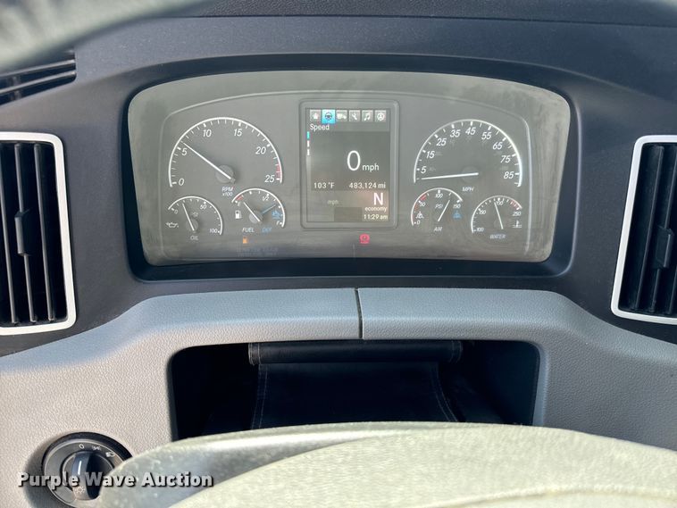 image for item MV9061 2020 Freightliner Cascadia PT126SLP semi truck