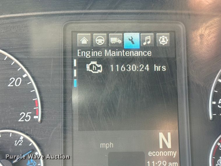 image for item MV9061 2020 Freightliner Cascadia PT126SLP semi truck