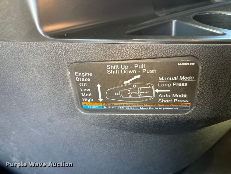 image for item MV9061 2020 Freightliner Cascadia PT126SLP semi truck