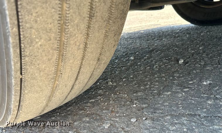 image for item MV9061 2020 Freightliner Cascadia PT126SLP semi truck