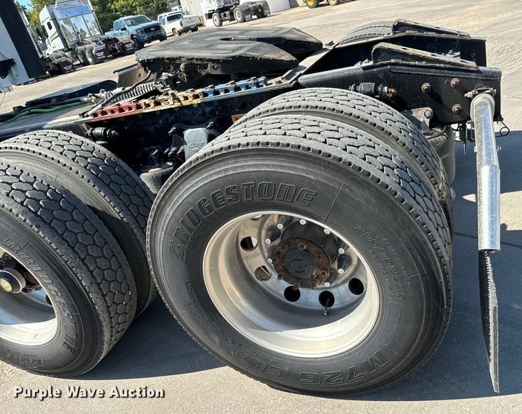 image for item MV9061 2020 Freightliner Cascadia PT126SLP semi truck