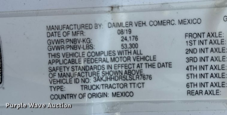 image for item MV9061 2020 Freightliner Cascadia PT126SLP semi truck