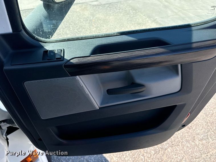 image for item MV9087 2019 Freightliner Cascadia semi truck