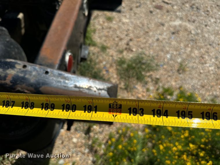 image for item NQ9733 2003 Freightliner  truck cab and chassis