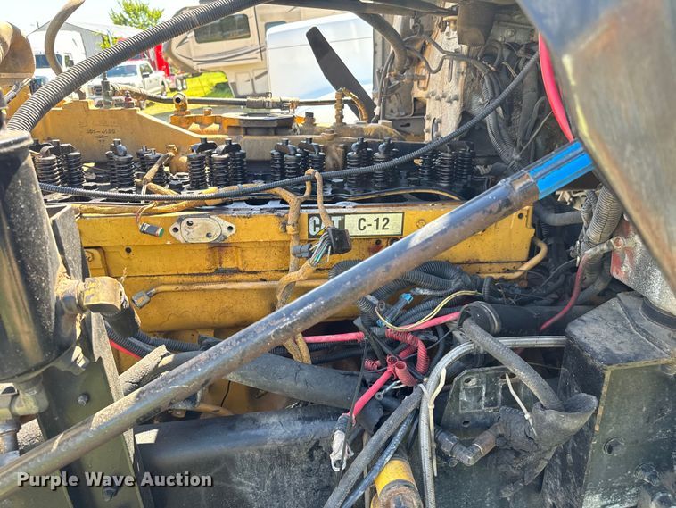 image for item NQ9733 2003 Freightliner  truck cab and chassis