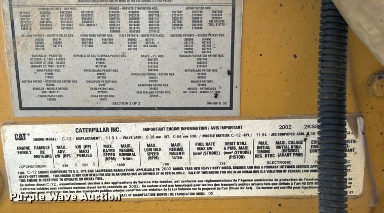 image for item NQ9733 2003 Freightliner  truck cab and chassis