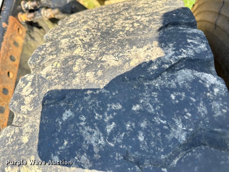 image for item NQ9733 2003 Freightliner  truck cab and chassis