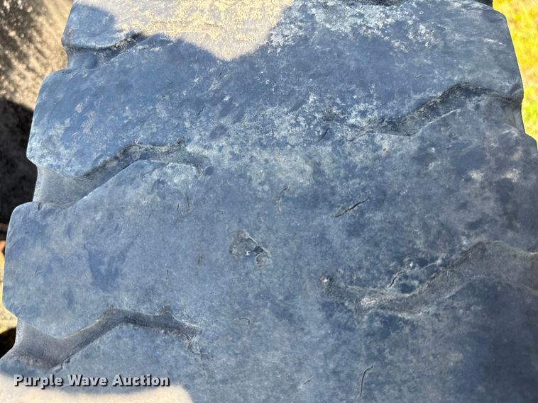 image for item NQ9733 2003 Freightliner  truck cab and chassis