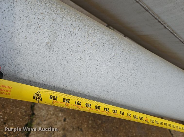 image for item NX9032 2004 Heil tank trailer