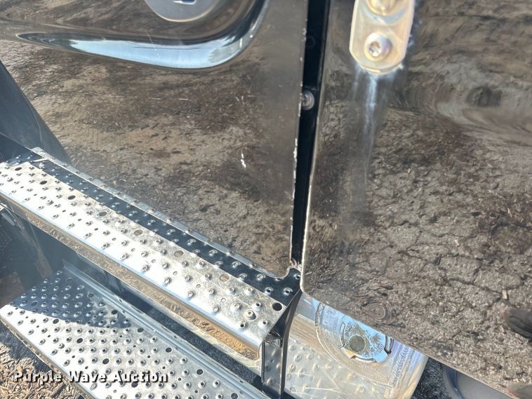 image for item OF9904 2019 Freightliner  Business Class M2 rollback truck