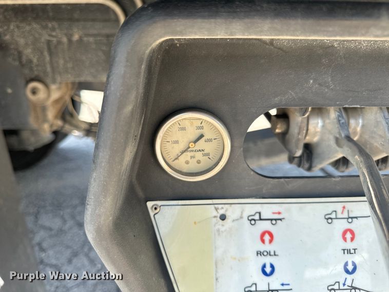 image for item OF9904 2019 Freightliner  Business Class M2 rollback truck