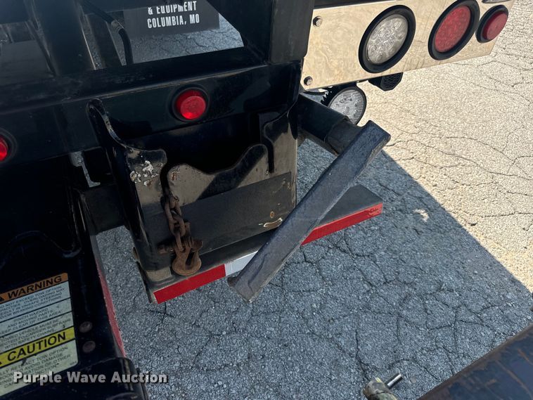 image for item OF9904 2019 Freightliner  Business Class M2 rollback truck