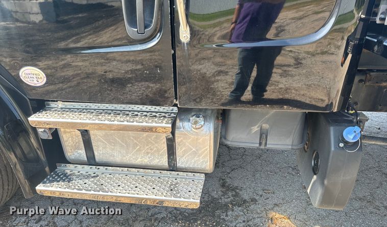 image for item OF9904 2019 Freightliner  Business Class M2 rollback truck