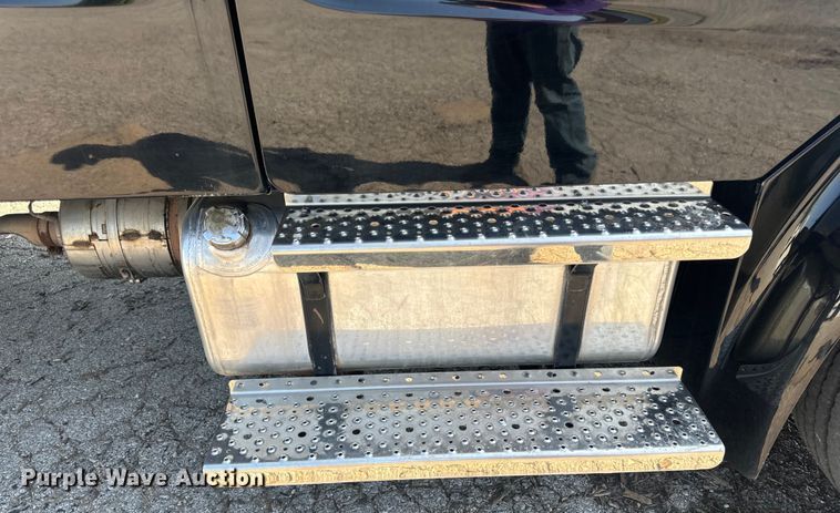 image for item OF9904 2019 Freightliner  Business Class M2 rollback truck