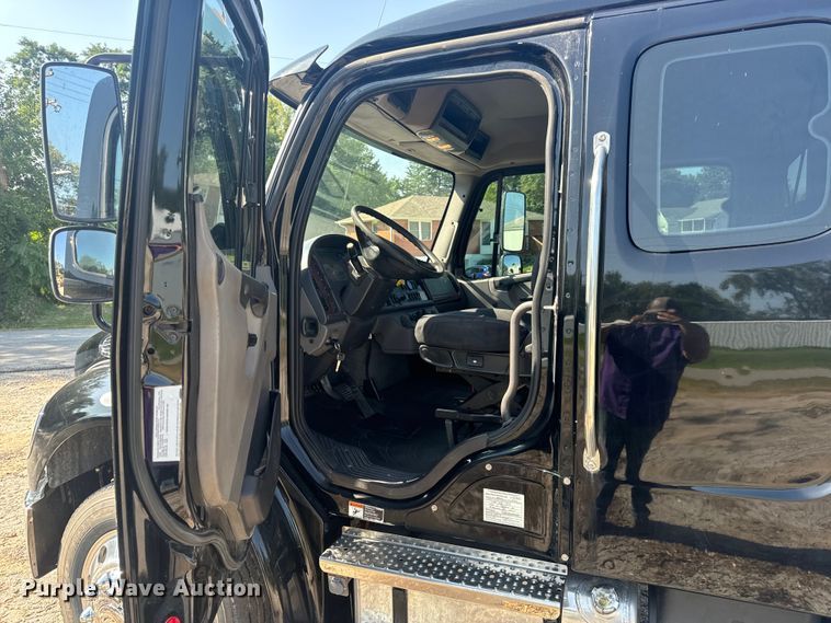 image for item OF9904 2019 Freightliner  Business Class M2 rollback truck