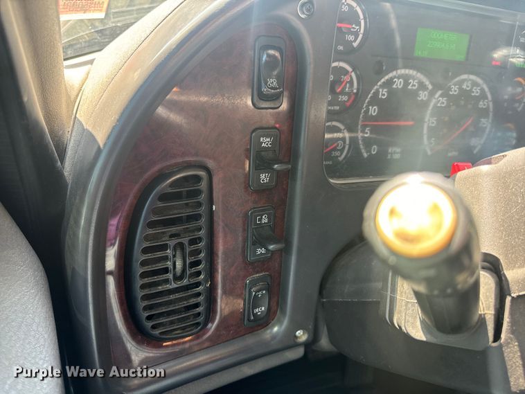 image for item OF9904 2019 Freightliner  Business Class M2 rollback truck