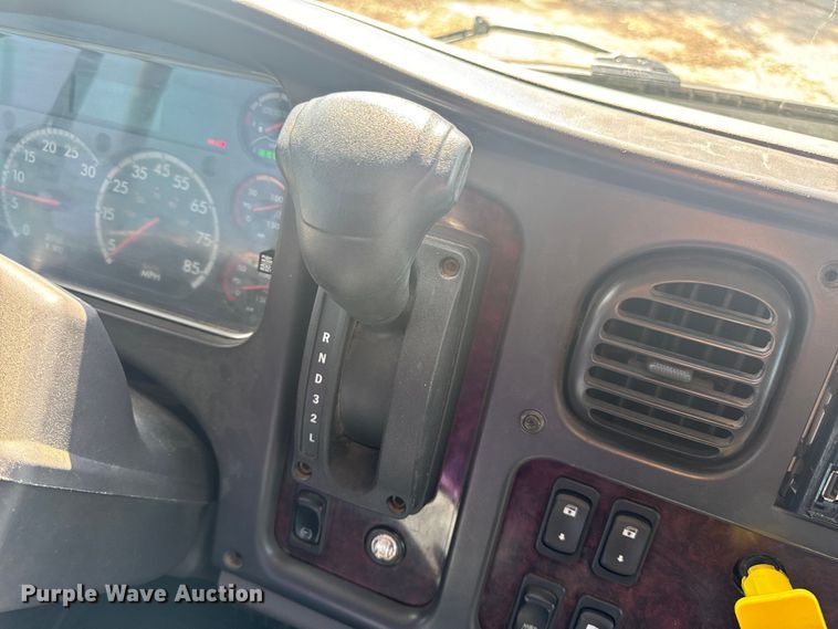 image for item OF9904 2019 Freightliner  Business Class M2 rollback truck