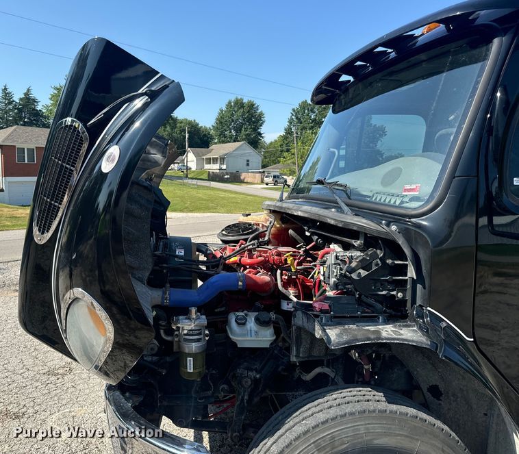 image for item OF9904 2019 Freightliner  Business Class M2 rollback truck