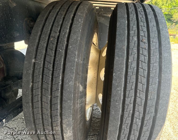 image for item OF9904 2019 Freightliner  Business Class M2 rollback truck