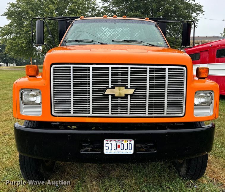 image for item OF9955 1993 Chevrolet  Kodiak C5500 dump flatbed truck