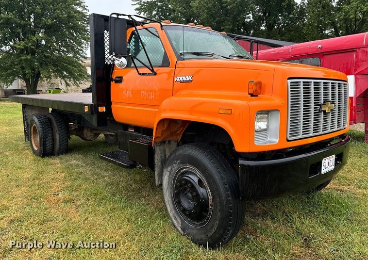 image for item OF9955 1993 Chevrolet  Kodiak C5500 dump flatbed truck