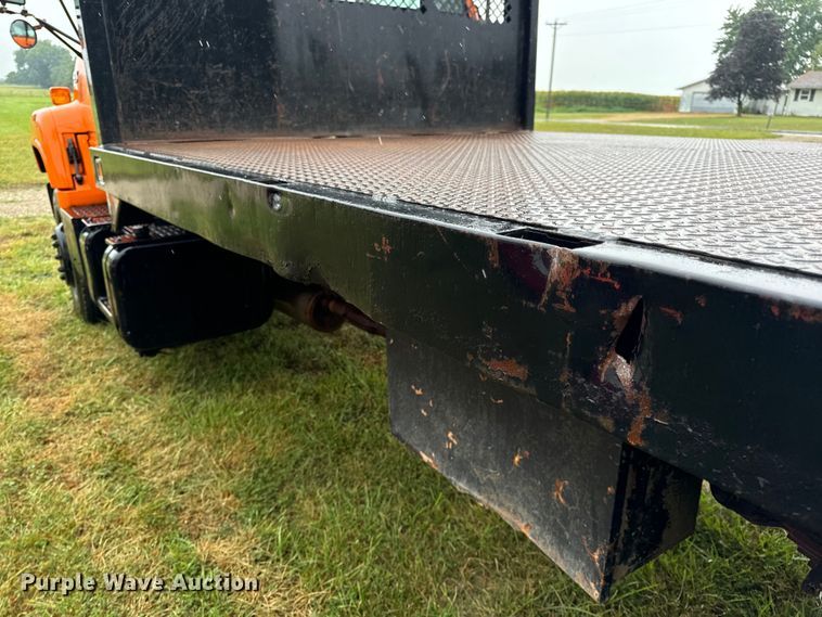image for item OF9955 1993 Chevrolet  Kodiak C5500 dump flatbed truck