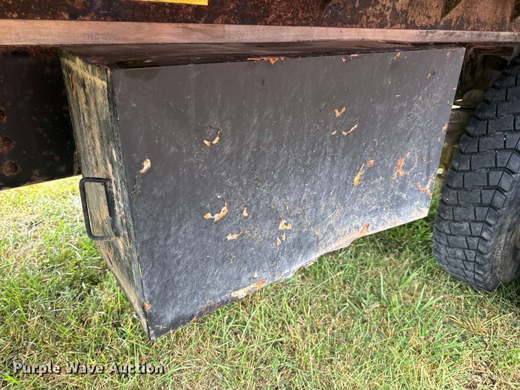 image for item OF9955 1993 Chevrolet  Kodiak C5500 dump flatbed truck