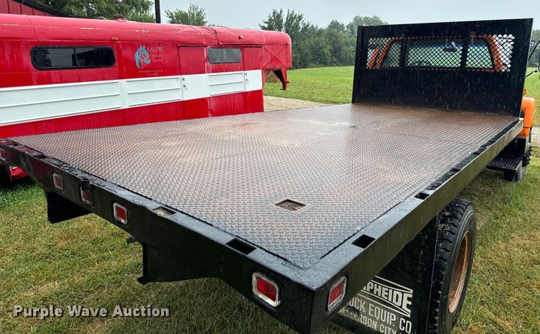 image for item OF9955 1993 Chevrolet  Kodiak C5500 dump flatbed truck