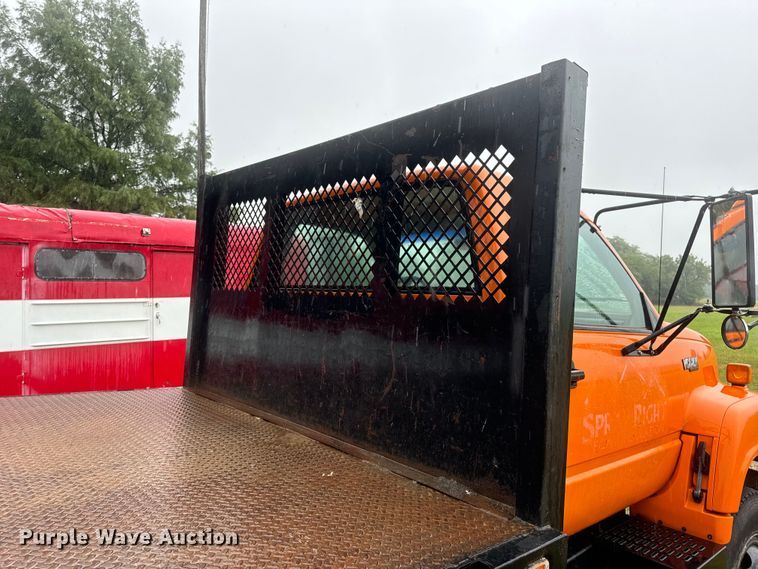 image for item OF9955 1993 Chevrolet  Kodiak C5500 dump flatbed truck