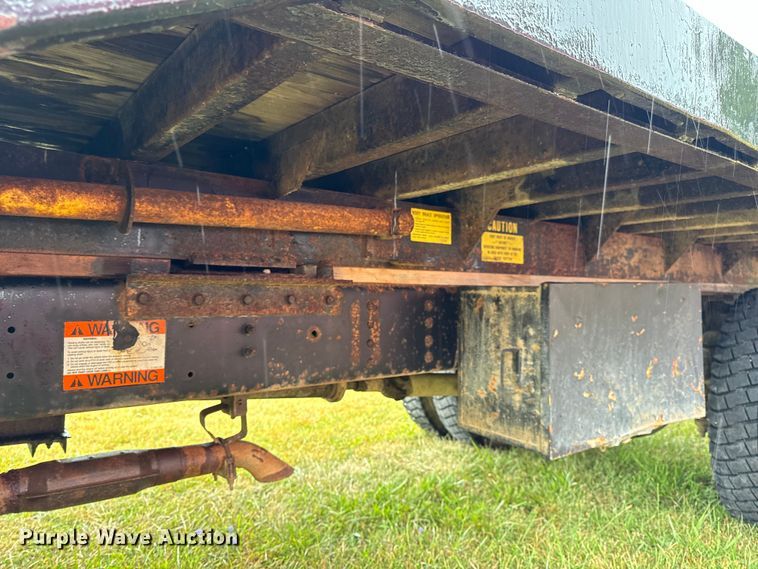 image for item OF9955 1993 Chevrolet  Kodiak C5500 dump flatbed truck