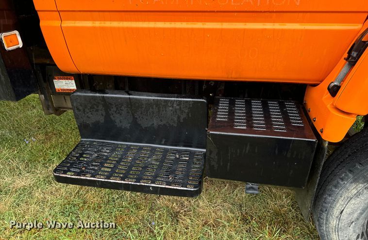 image for item OF9955 1993 Chevrolet  Kodiak C5500 dump flatbed truck