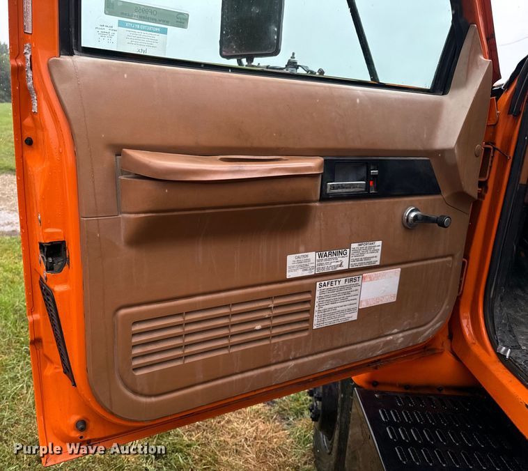 image for item OF9955 1993 Chevrolet  Kodiak C5500 dump flatbed truck