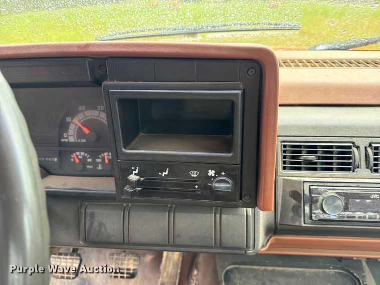 image for item OF9955 1993 Chevrolet  Kodiak C5500 dump flatbed truck