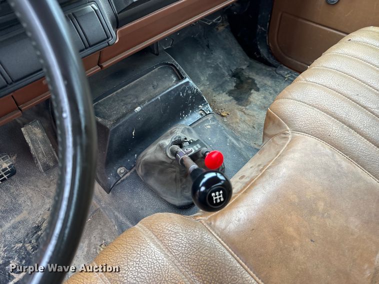 image for item OF9955 1993 Chevrolet  Kodiak C5500 dump flatbed truck